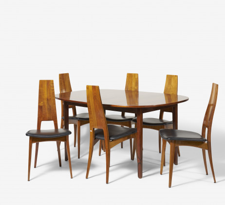 Six chairs and an ovale eating table