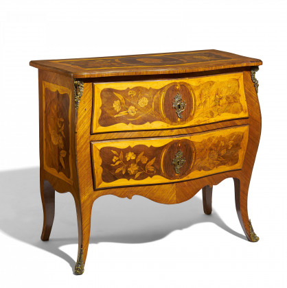 Important rococo commode with the portrait of Frederick the Great made of nutwood, acornwood a.o