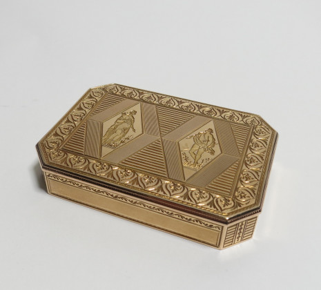 Rectangular gold snuff-box with Artemis and Actaeon