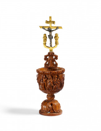 Small stoup with depictions of the christening of Christ and the crucifixion made of boxwood and gilt and silver-plated bronze