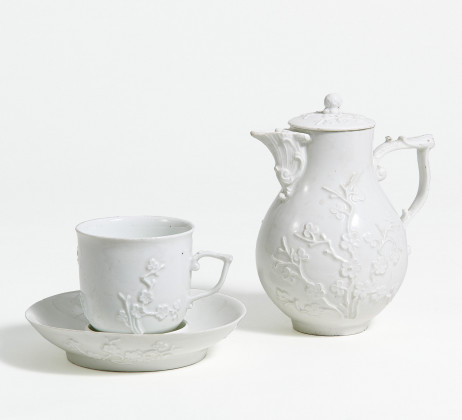 Porcelain coffee pot and trembleuse with prunus twigs