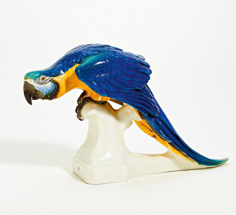 Large porcelain figurine of a Macaw