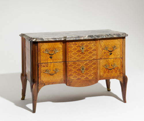 Commode Louis XVI made of mahogany, acornwood, nutwood a.o