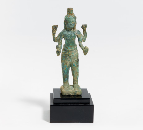 Kleine Figur des vierarmigen Vishnu