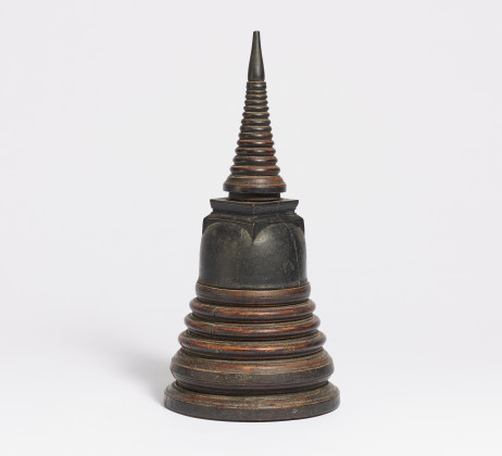 Große, mehrteilige Stupa als Reliquienbehälter [1]