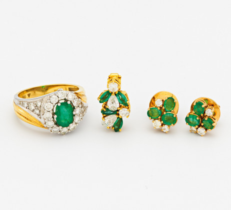 Smaragd-Diamant-Set: Ring, Ohrstecker und Anhänger