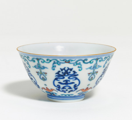 Small cup with Shou medallions and bats