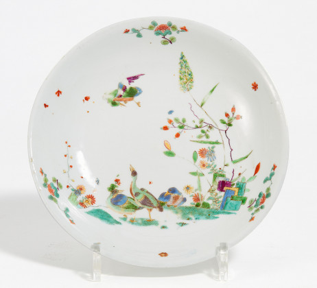 Porcelain bowl with fowl