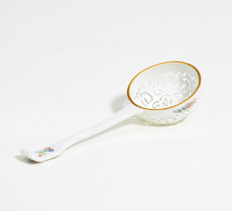 Porcelain spreading spoon with Kakiemon decor