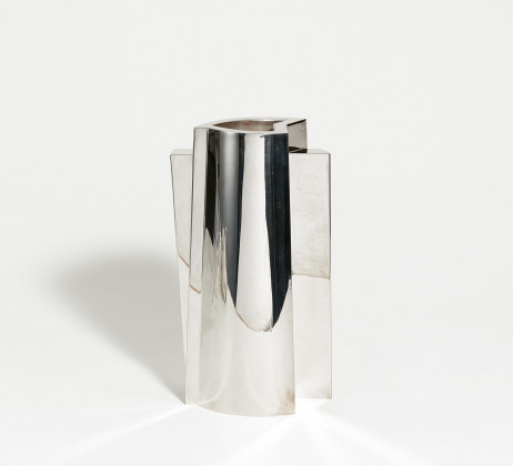 Silver vase 'Arco'