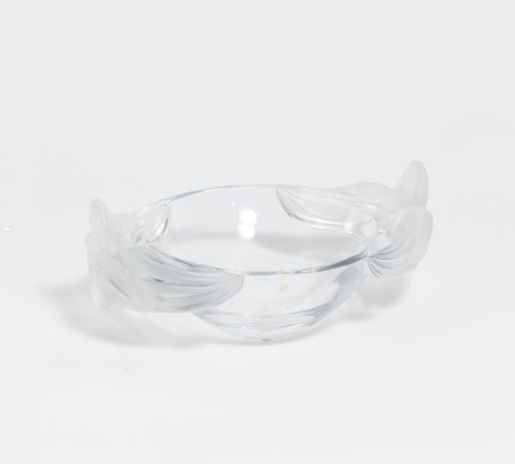 Schale mit floralem Dekor