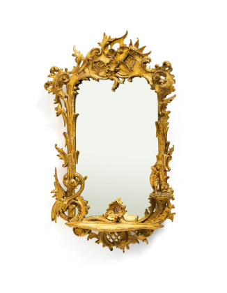 Mirror frame with elaborately carved décor