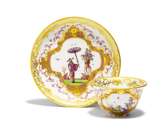 Tea bowl and saucer with chinoiseries