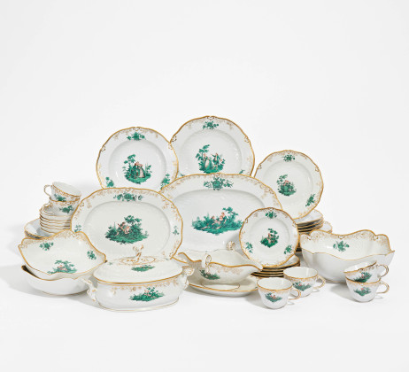 Dinner service with green Watteau scenes