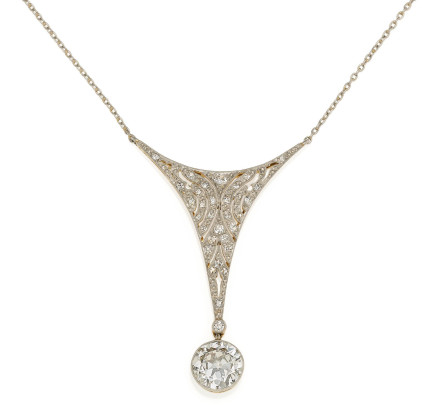 Diamond-Pendant-Necklace