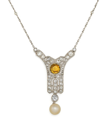 Diamond-Pendant-Necklace