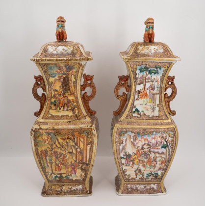 Paar Balustervasen mit Figurenzier im Kanton Stil