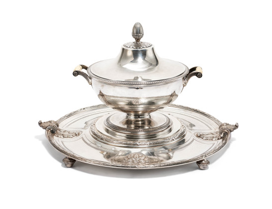 Magnificent ensemble of a tureen and a large presentoir