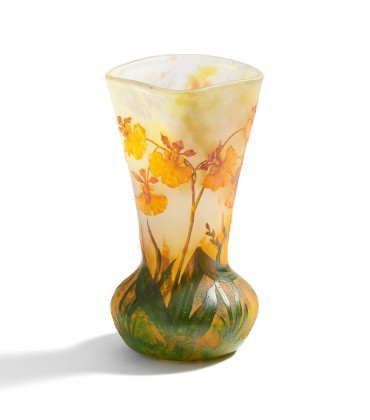 Vase mit Ordchideendekor