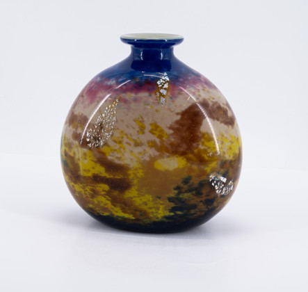 Gebauchte Vase mit farbigen Einschmelzungen
