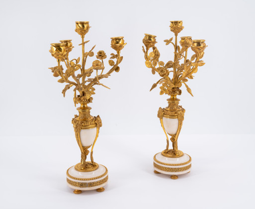 Pair of girandoles in vase shape with roses
