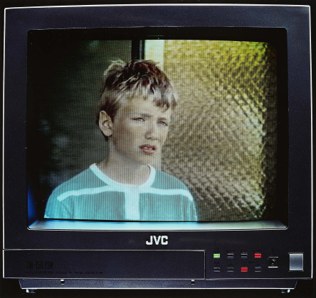 Boy on TV (Aus: Eviction Struggle) (für Parkett 22)