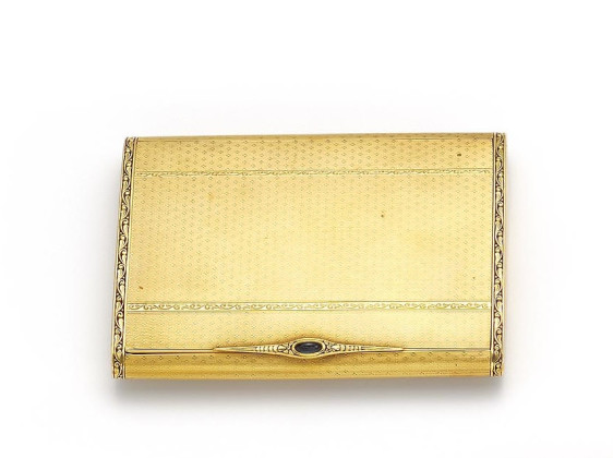 GOLD ETUI WITH GUILLOCHED SURFACE