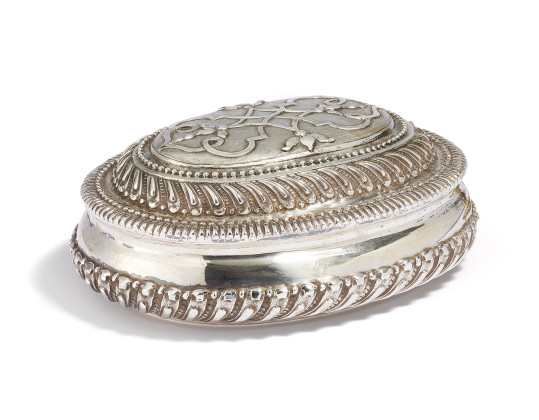 VERY LARGE OVAL SILVER RÉGENCE BOX WITH STRAP WORK