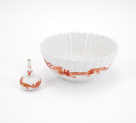 FLUTED PORCELAIN BOWL AND SMALL PORCELAIN FLACON DECOR RED DRAGON