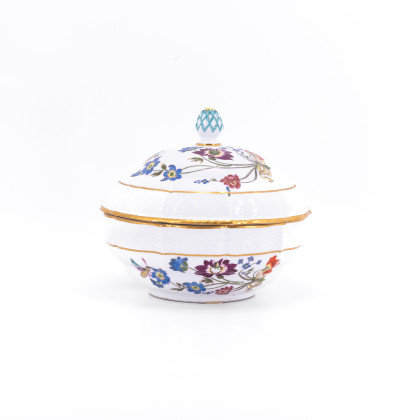 ROUND PORCELAIN TUREEN WITH BUTTERFLY DECOR AND CONE FINIAL