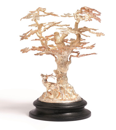 EXTRAORDINARY SILVER HUNTING CENTRE PIECE WITH STAG UNDER A LARGE OAK TREE