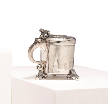 SILVER LID TANKARD WITH LION FEET