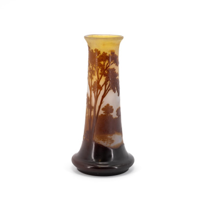 SMALL VASE WITH WETLAND LANDSCAPE