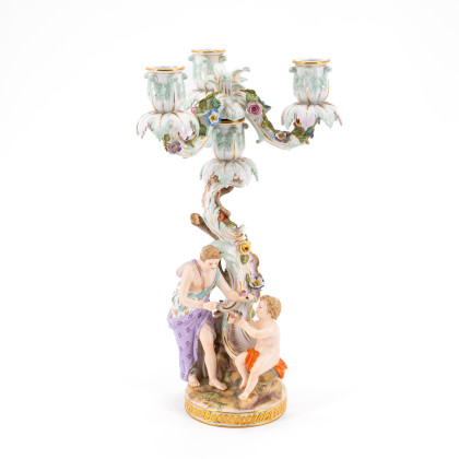 CHANDELIER WITH ROCAILLES, VENUS AND CUPID