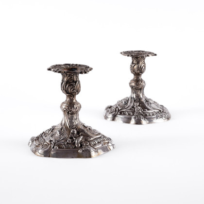 COUPLE LOW SILVER CANDLESTICK WITH RICHT BLOSSOMS AND ROCAILLE DECOR