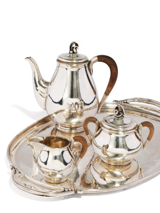 SILVER COFFEE SET WITH MARTELLEE SURFACE AND VEGETABLE FINIALS