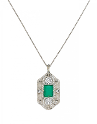 EMERALD-DIAMOND-PENDANT-NECKLACE