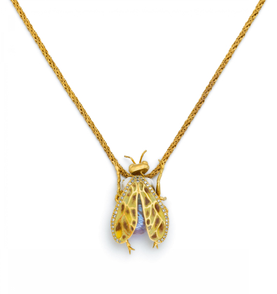 BEE-PENDANT-NECKLACE