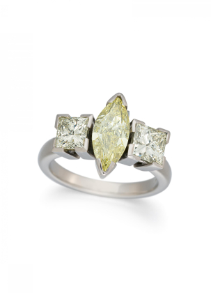 FANCY-COLOUR-DIAMOND-RING