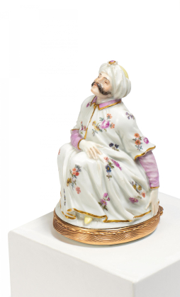 RARE PORCELAIN BOX IN THE SHAPE OF A SEATED TURK