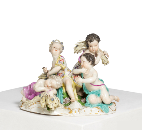 PORCELAIN ENSEMBLE OF CUPID FIGURINES AS ALLEGORY FOR THE SUMMER