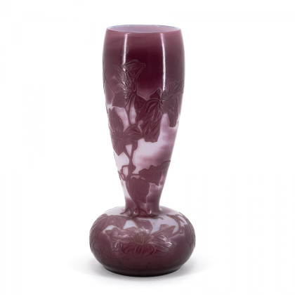 LARGE GLASS VASE WITH LILY DECOR