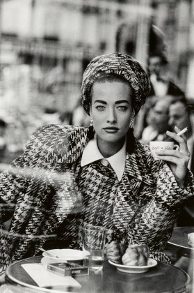 Tatjana Patitz, French Vogue, Café de Flore, Paris, 1985