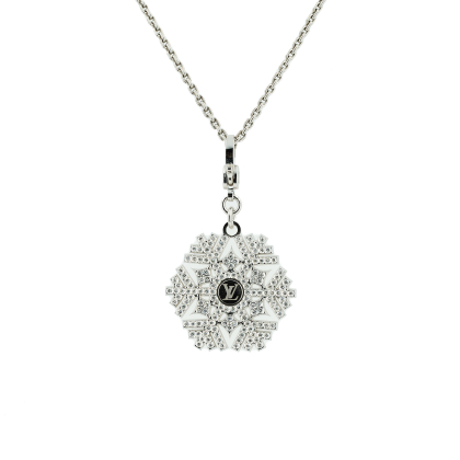 Diamond-Pendant-Necklace