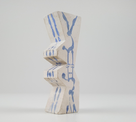 Gezahnte Stele 1