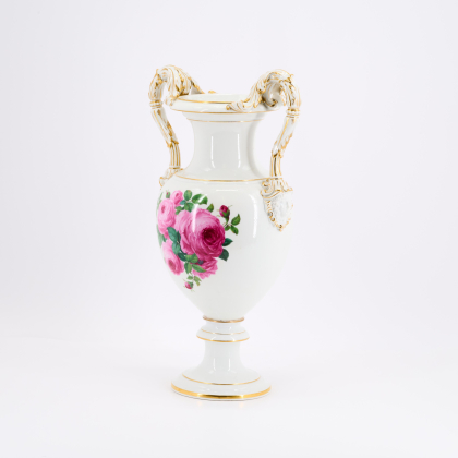 LARGE PORCELAIN VASE WITH ROSES