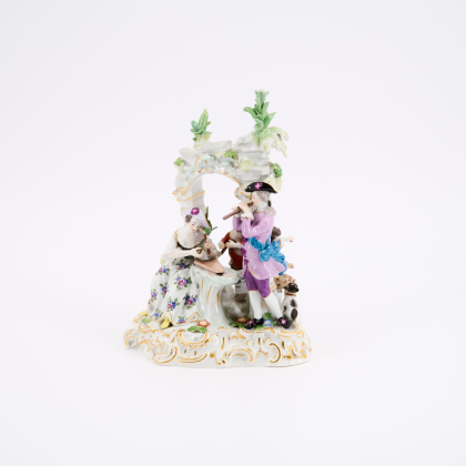 PORCELAIN ENSEMBLE OF MUSICIANS UNDER THE ARCH OF RUINS