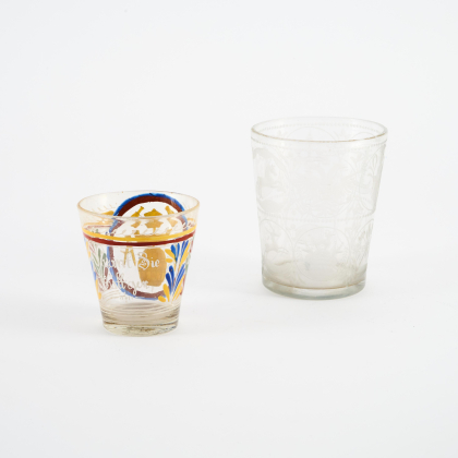 LARGE GLASS BEAKER WTH VARIOUS GUILD SYMBOLS AND SMALL GLASS WITH COOPERS' GUILD SYMBOL