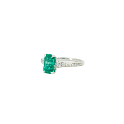 Colombian Emerald-Diamond-Ring