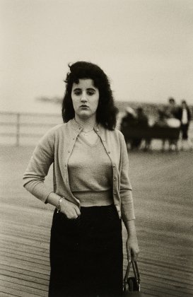 Woman on boardwalk, Coney Island, N.Y. (Aus: Coney Island, N.Y)